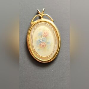 Vintage Rose Cameo Pendant Golden Outside
